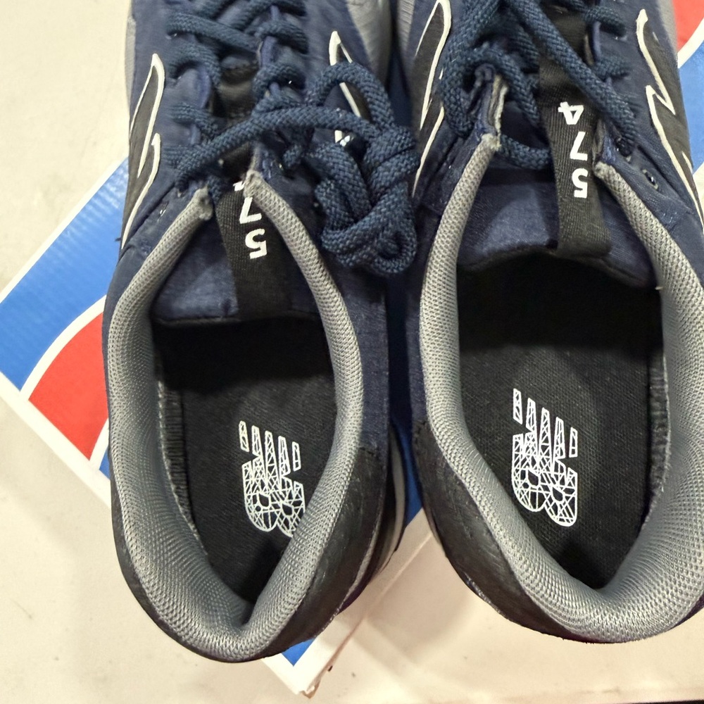 New Balance 574 Men's Dark Blue and Gray Running Sneakers Size 9.5 Brand New - Picture 4 of 7